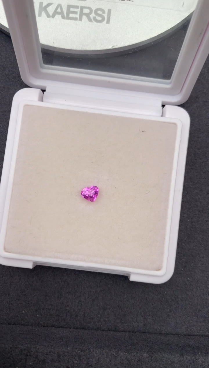 裸石彩色蓝宝石0.65ct 粉蓝宝  FH  定制