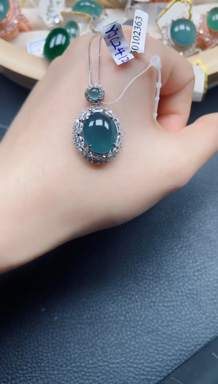 【闪购商品】翡翠吊坠(赠链)银S925镶嵌翡翠