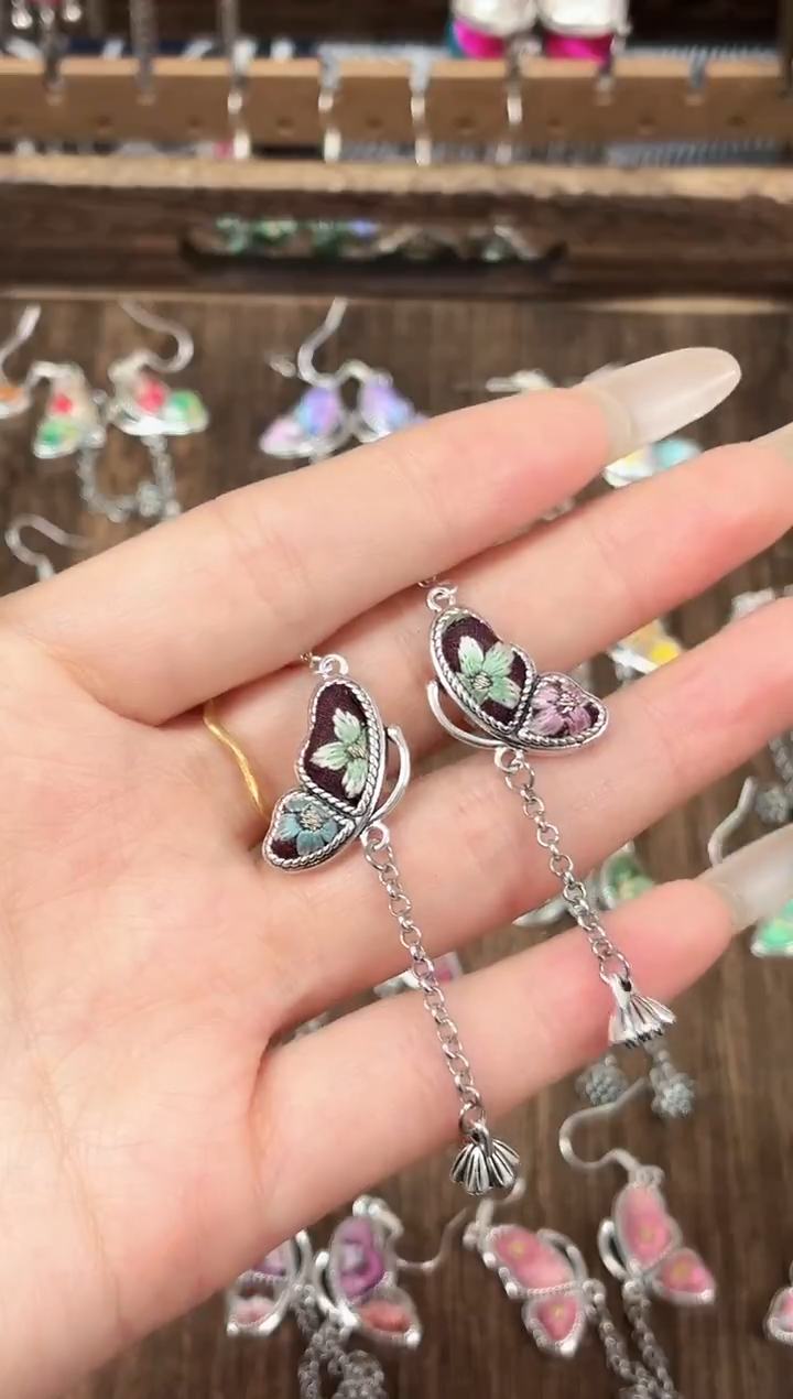 织绣屁*?民族风非遗老绣苗银饰品349