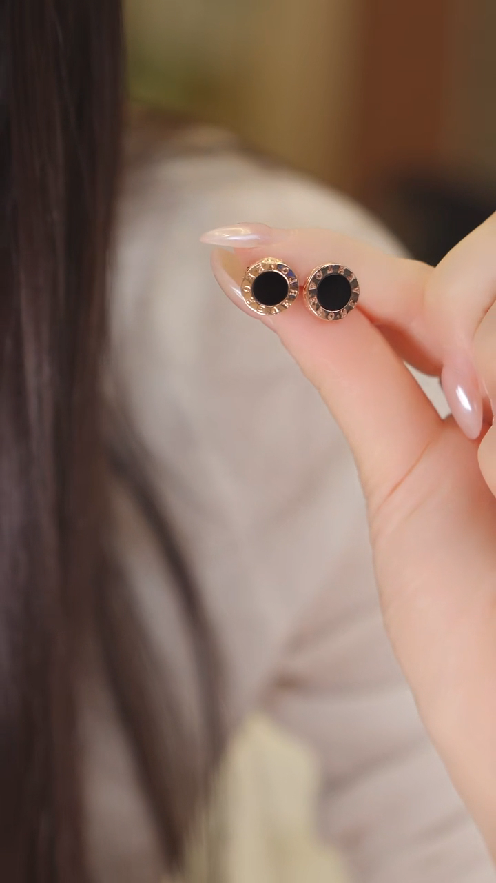 18K金镶嵌耳钉玛瑙/玉髓耳钉