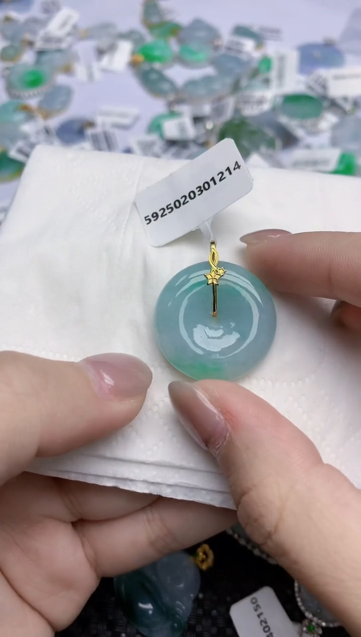 【闪购商品】翡翠颈饰18K金镶嵌天然翡翠A货