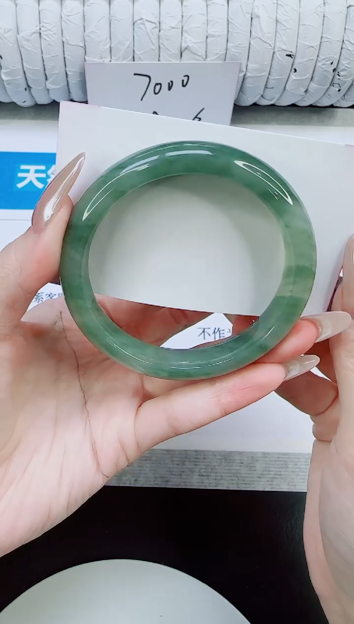 未镶嵌手镯石英质玉126/56.9