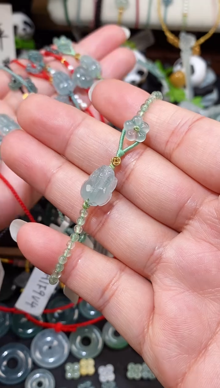 散珠翡翠貔貅小花手绳  手围15