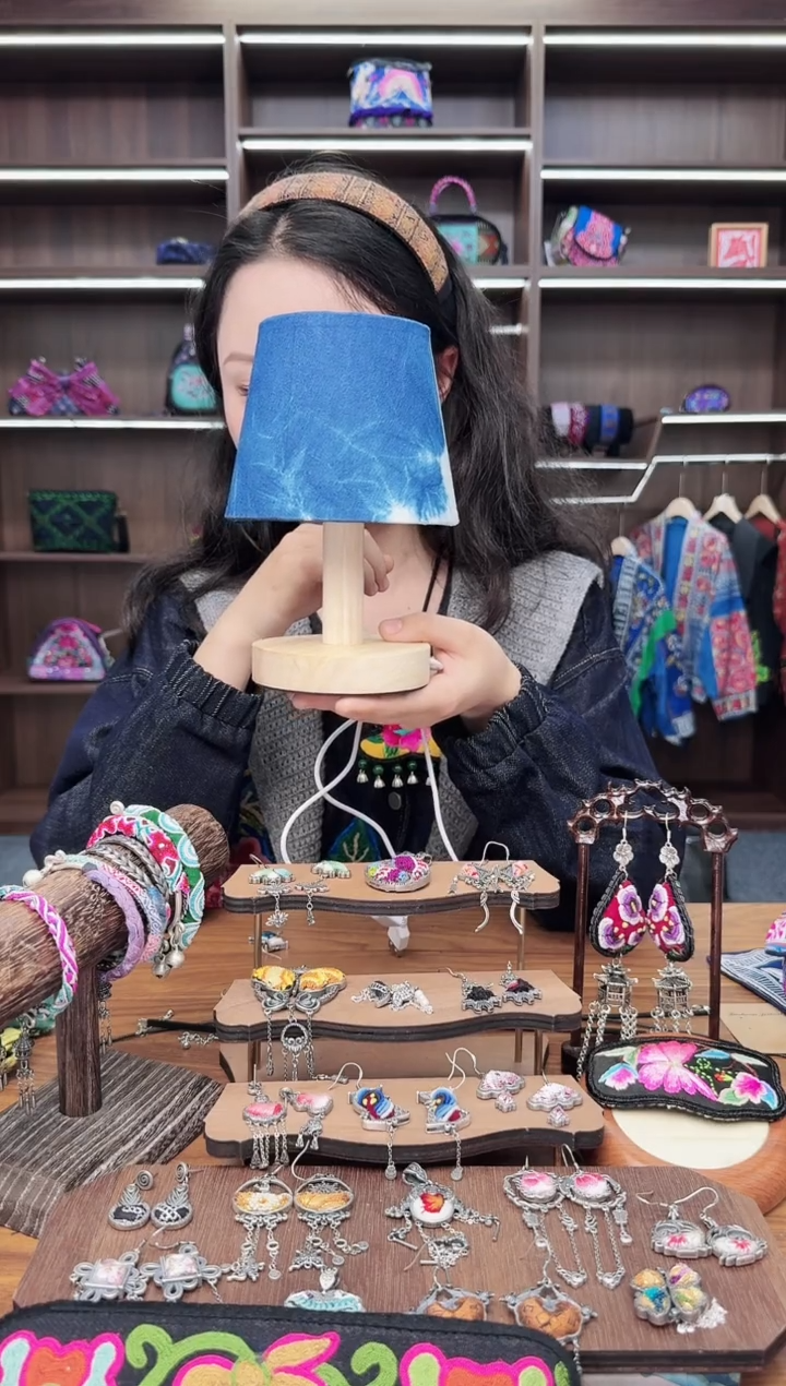 织绣A107蒙阿苏苗绣传承店·