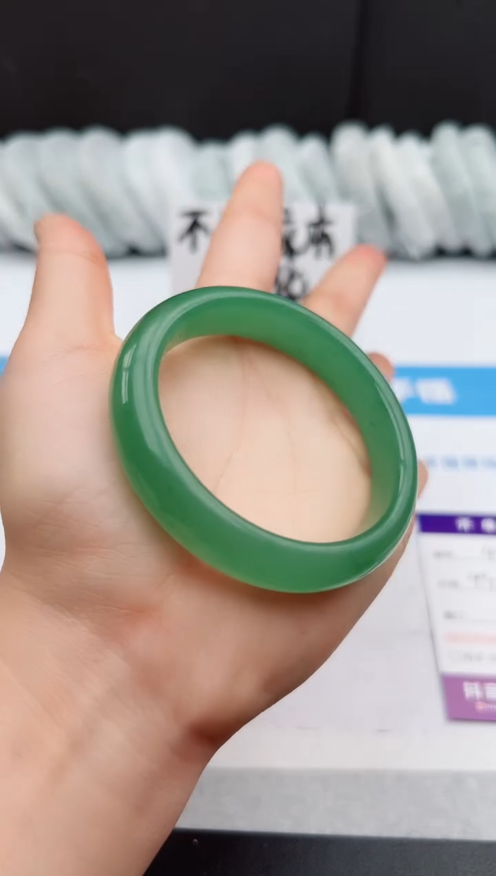 【闪购商品】石英质玉手镯未镶嵌45