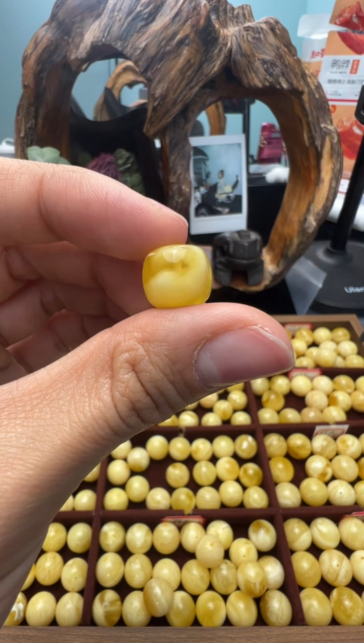 【闪购商品】蜜蜡裸石未镶嵌俄料老型12.3mm1.101克