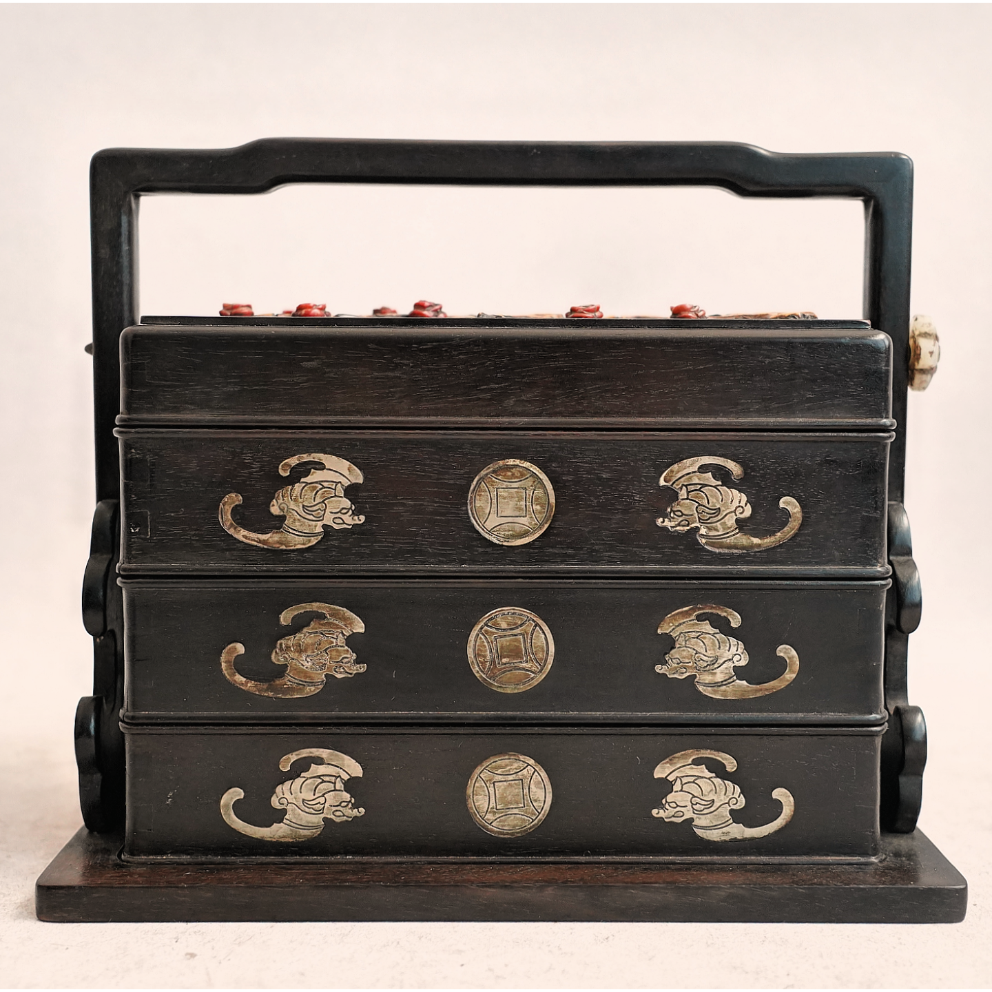 文华开物第221期拍品 17 清代 紫檀嵌百宝提盒