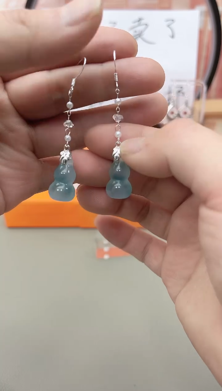 银S925镶嵌石英质玉（天山翠）耳坠c818