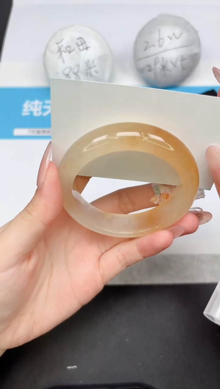 【闪购商品】石英质玉手镯未镶嵌134-57