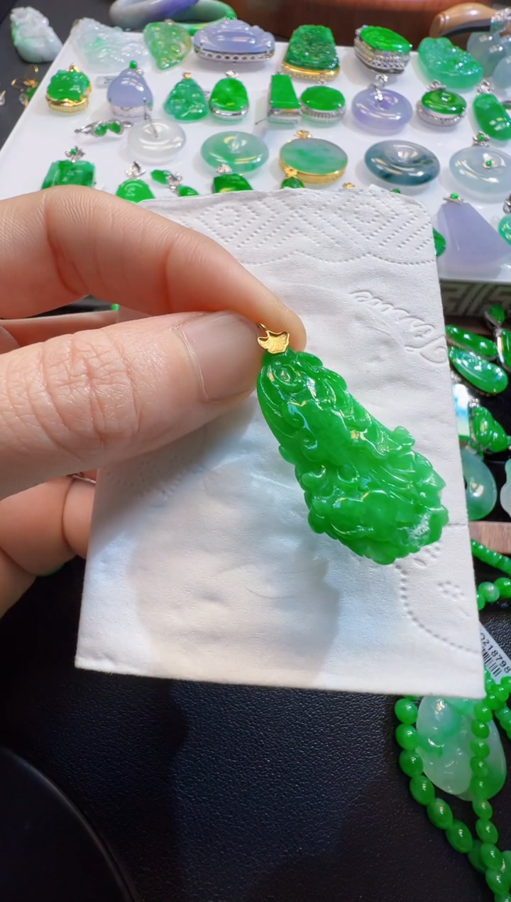 翡翠18K金镶嵌吊坠(不含链)白菜