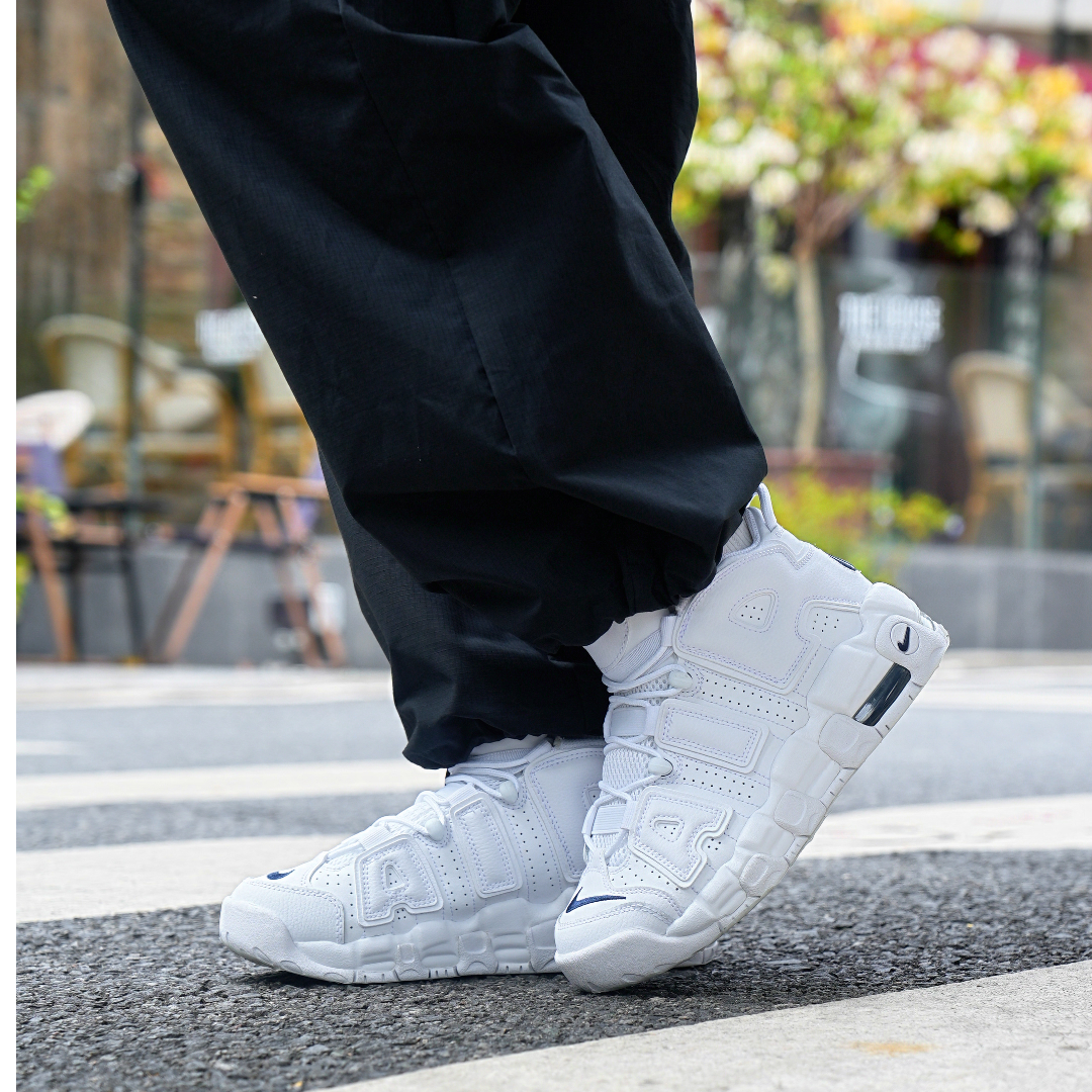 玩球穿搭nike耐克女鞋AIR MORE UPTEMPO运动鞋篮球鞋DH9719-100