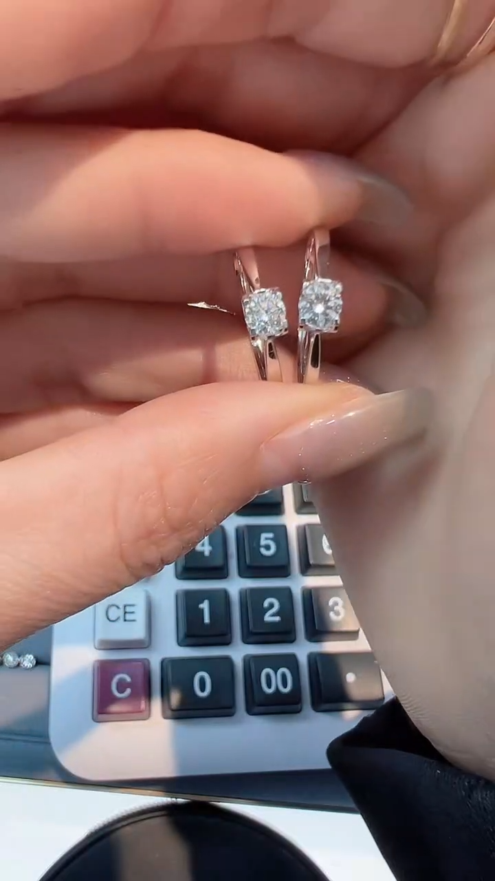 【闪购商品】钻石戒指/指环18K金镶嵌多样性发一