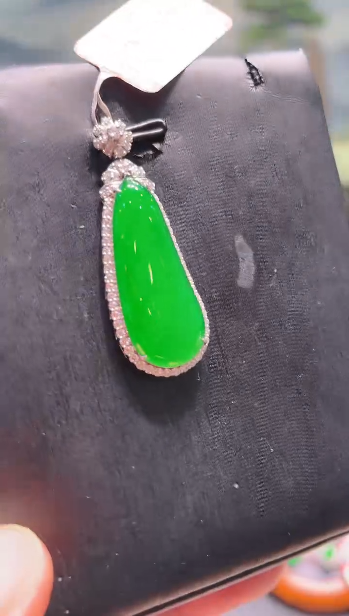 【闪购商品】翡翠颈饰18K金镶嵌A68天然A货翡翠