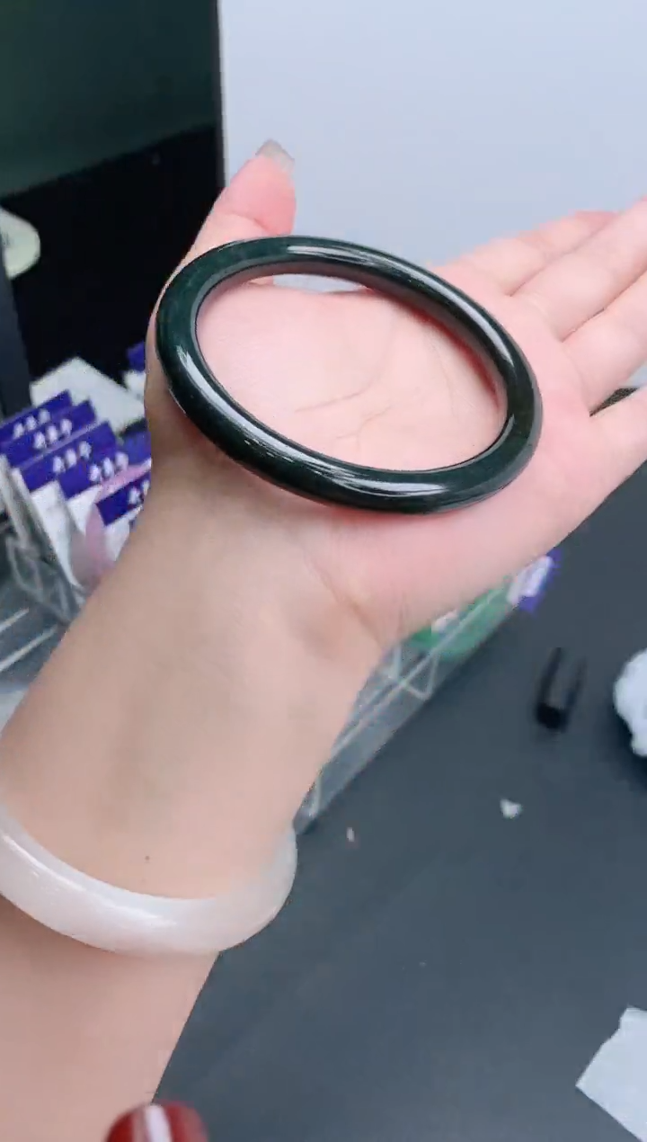 【闪购商品】和田玉手镯未镶嵌373-64