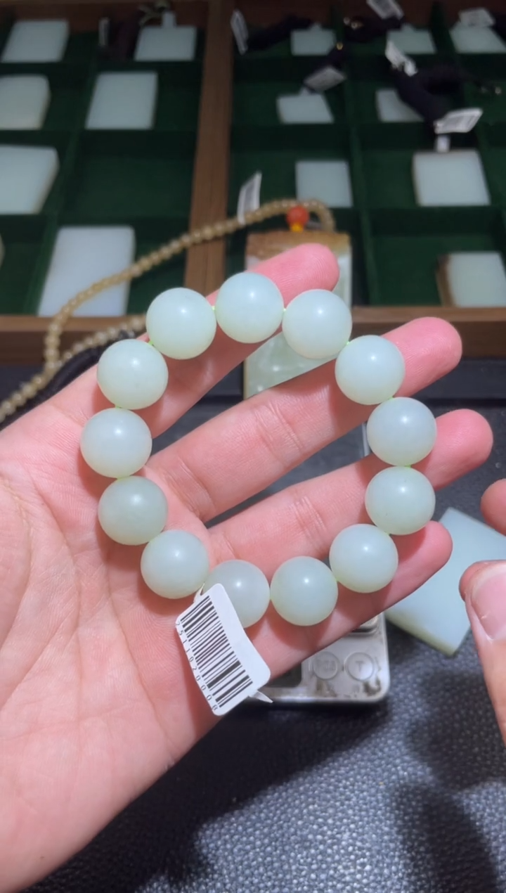 未镶嵌手链和田玉手串