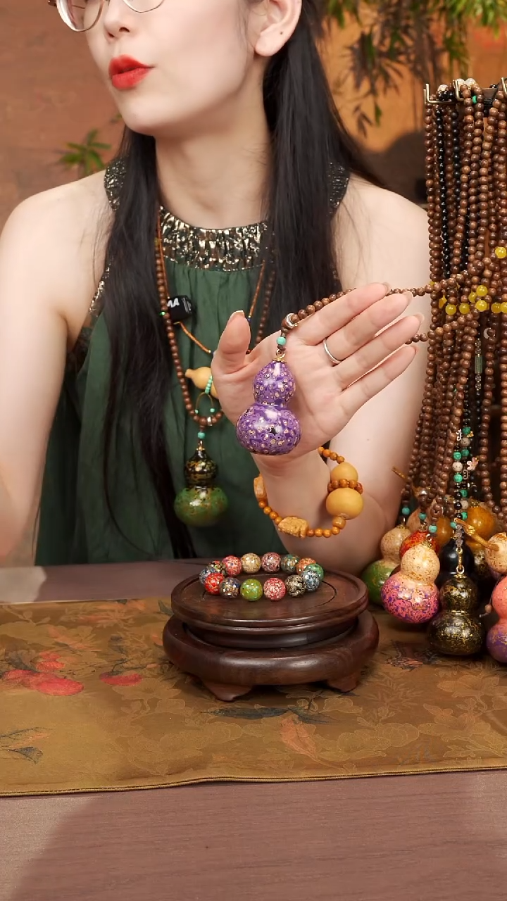 22 易林大漆脖挂小葫芦---148