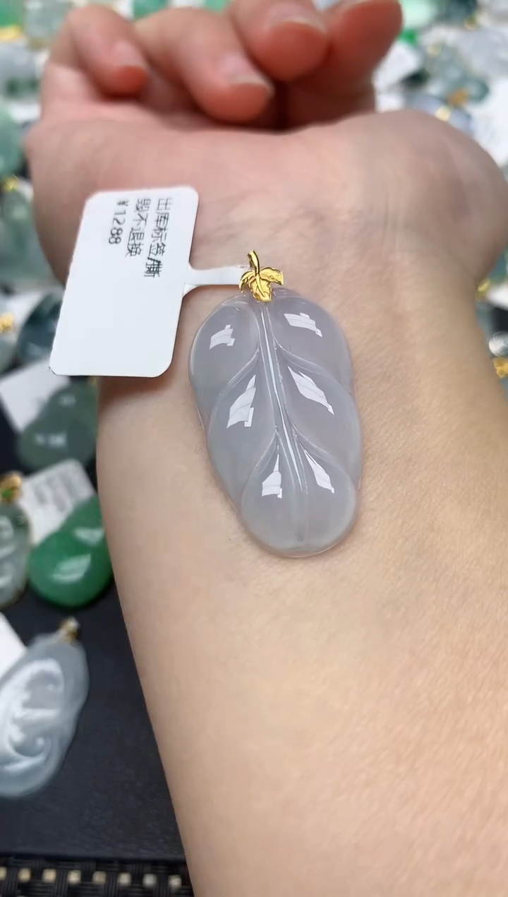 颈饰18K金镶嵌翡翠天然缅甸A货翡翠
