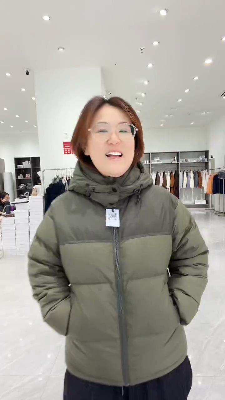 93167绿色羽绒服次品