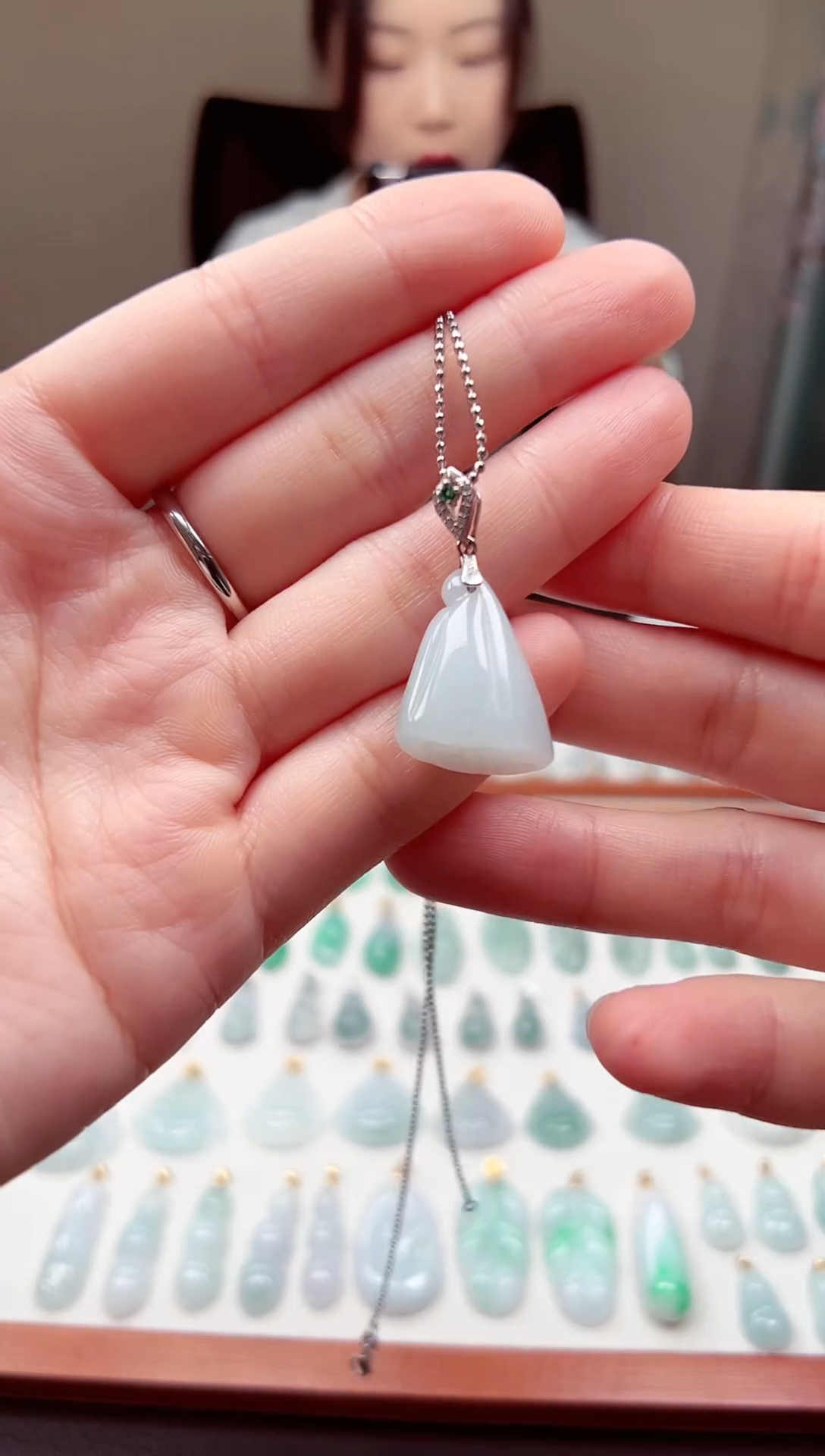 【闪购商品】翡翠颈饰银S925镶嵌莲蓬