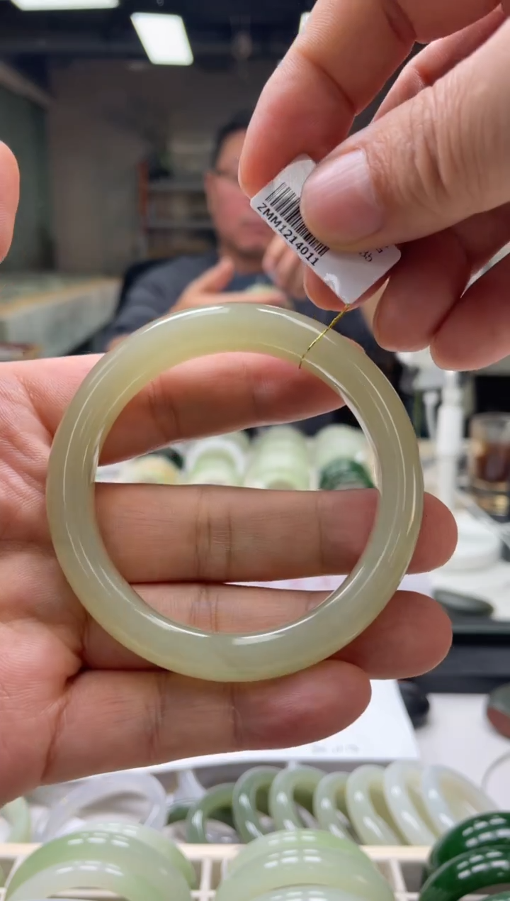 【闪购商品】和田玉手镯未镶嵌编码4011 圈口56-57