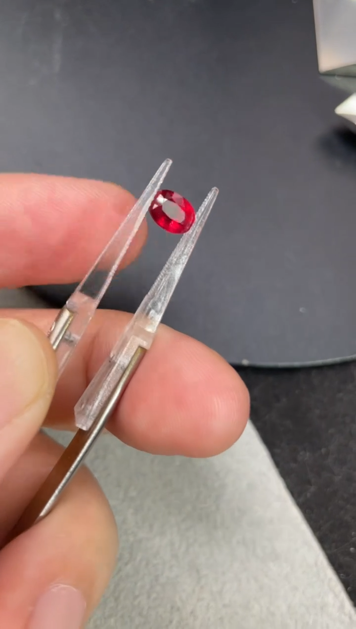 【闪购商品】红宝石裸石未镶嵌无烧1.19克拉椭圆鸽血红宝石