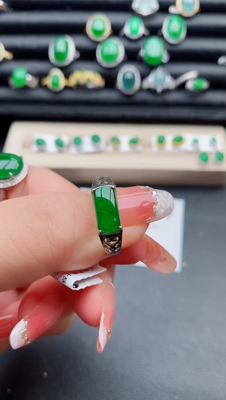 【闪购商品】翡翠戒指银S925镶嵌21321312