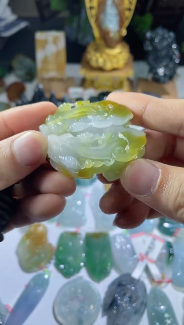 【闪购商品】翡翠吊坠(不含链)未镶嵌天然缅甸翡翠吊坠