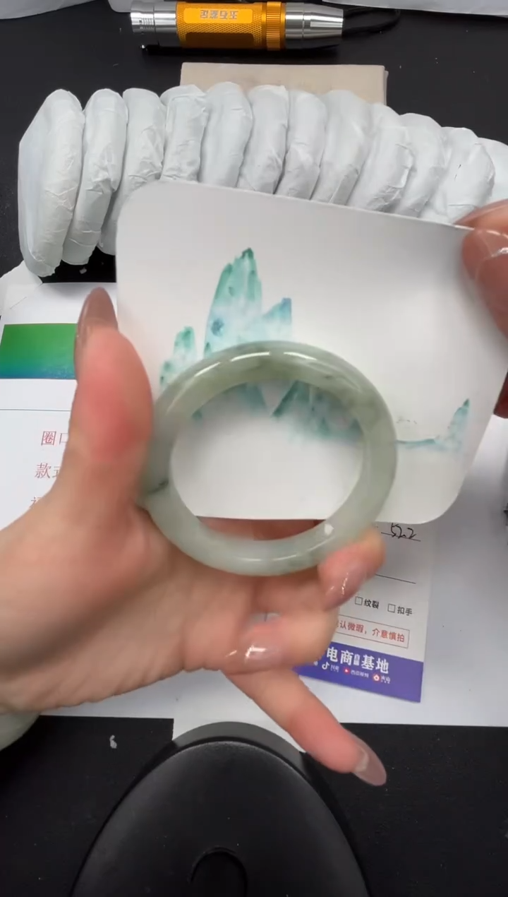 【闪购商品】石英质玉手镯未镶嵌185-52.2