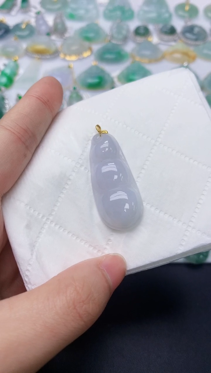 颈饰18K金镶嵌翡翠天然A货