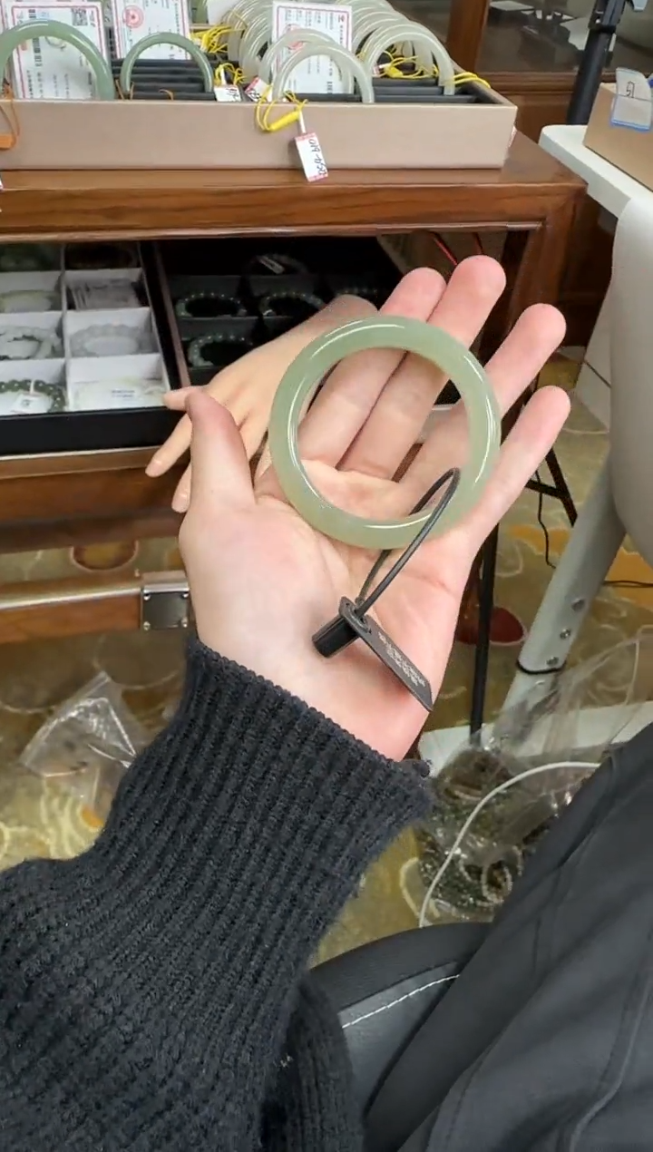 未镶嵌手镯和田玉53