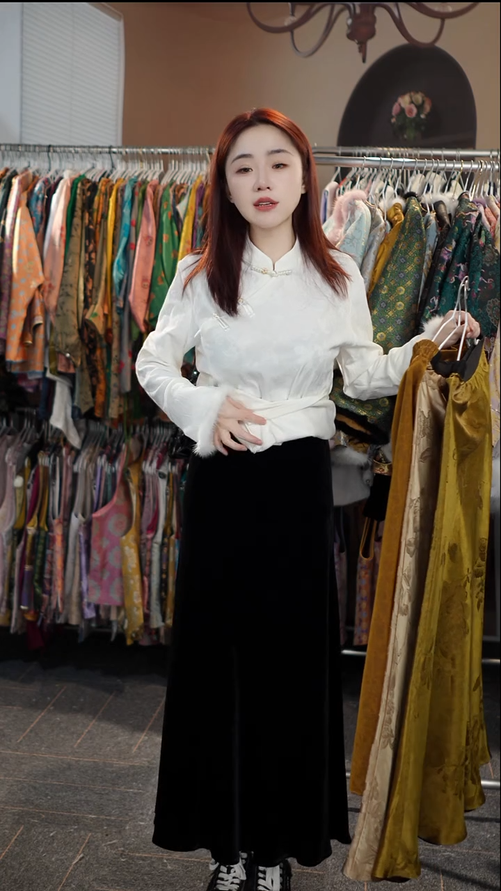 黑色丝绒鱼尾裙  