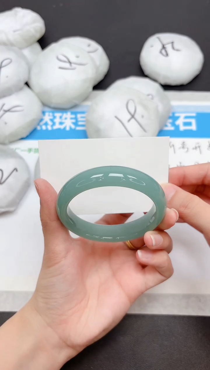 未镶嵌手镯石英质玉347-56.2