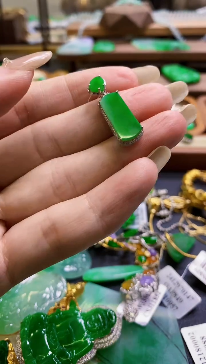 【闪购商品】定制翡翠18K金镶嵌无事牌
