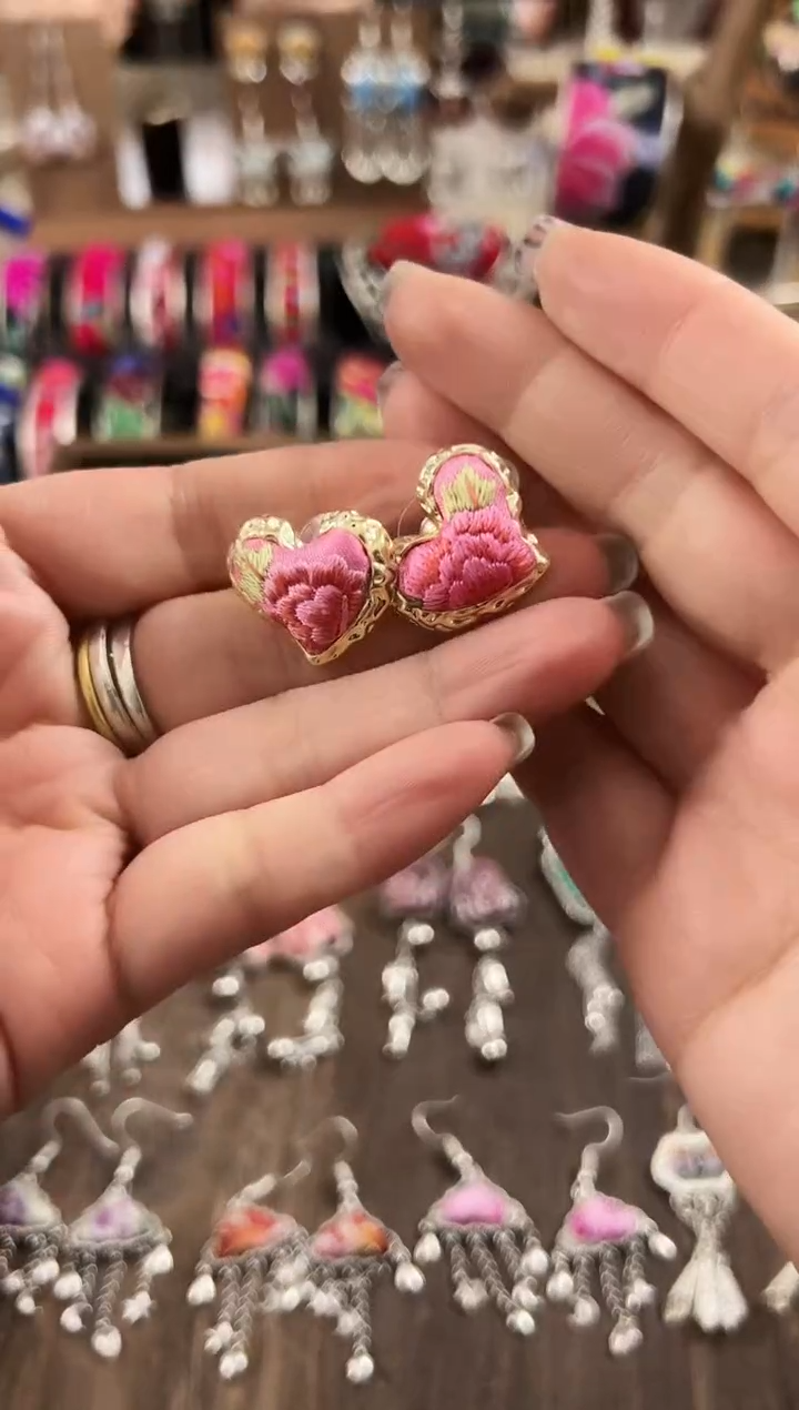 【闪购商品】织绣民族风老绣饰品337