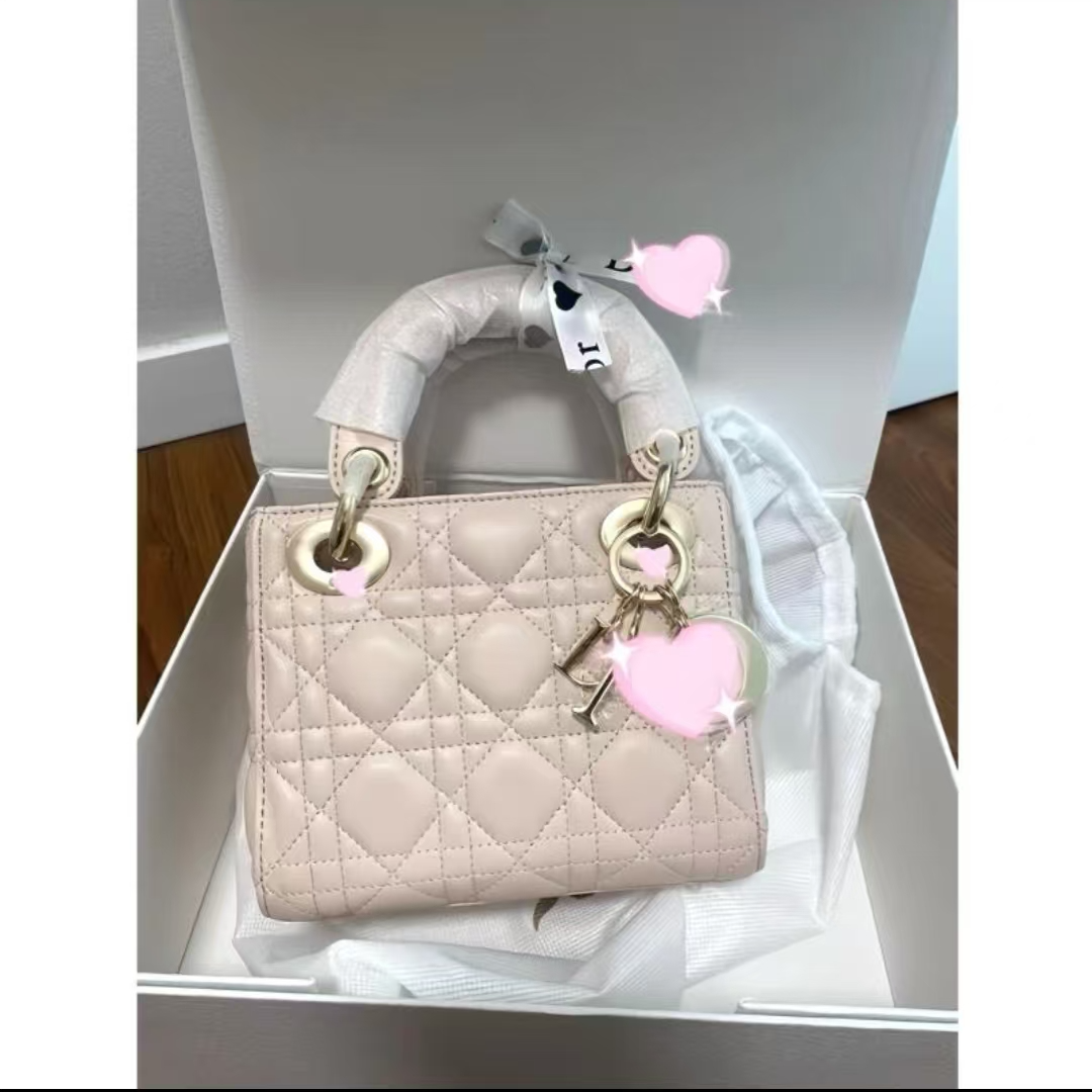 菱格 女士包包 白色轻奢时尚百搭单肩经典压花小众百搭时尚肩包