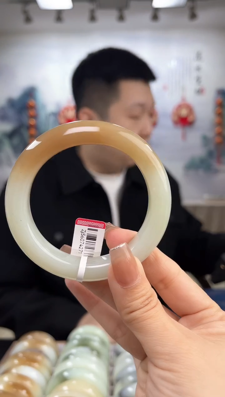 【闪购商品】和田玉手镯未镶嵌56圈口4271