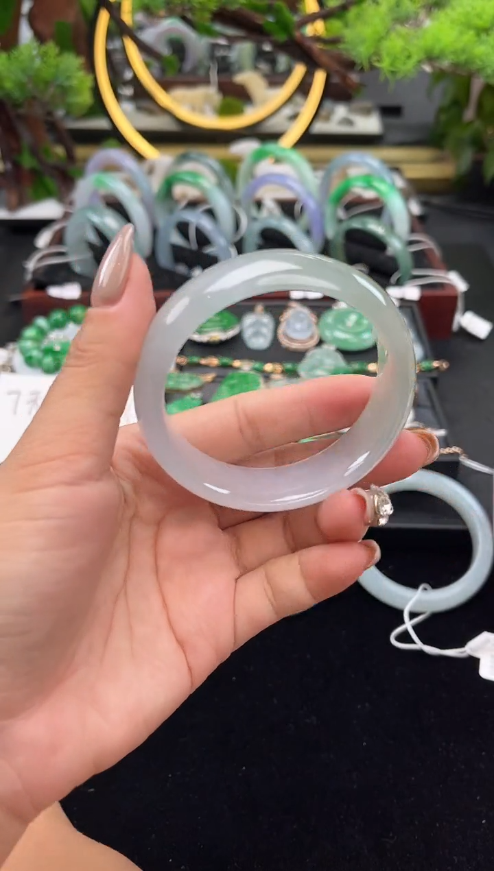 未镶嵌手镯翡翠手镯