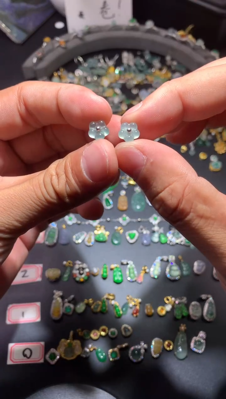 吊坠(不含链)未镶嵌翡翠1