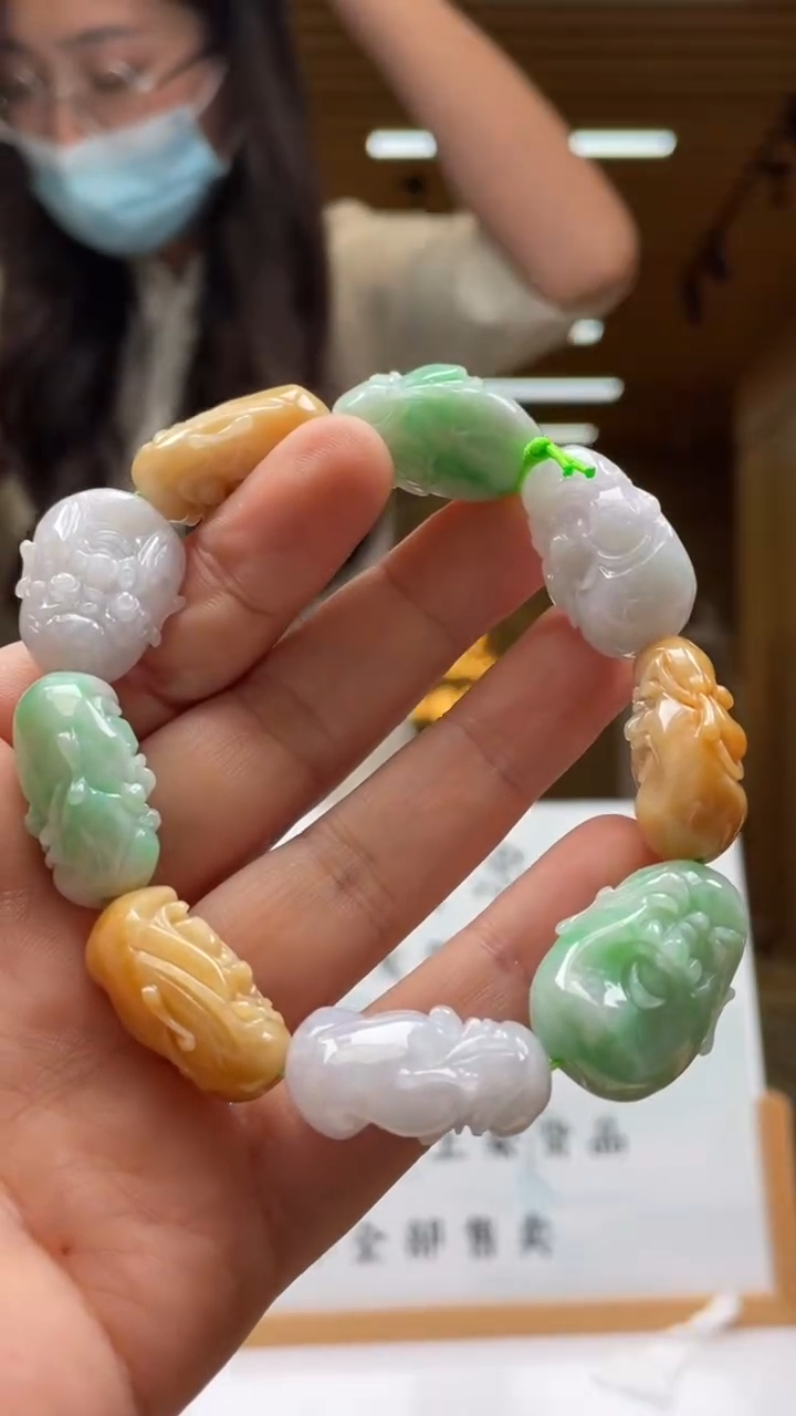 翡翠未镶嵌颈饰**********813