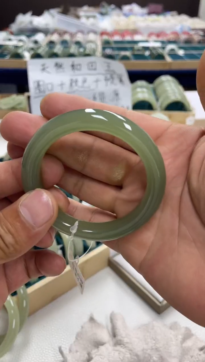 未镶嵌手镯和田玉?和田玉手镯66664