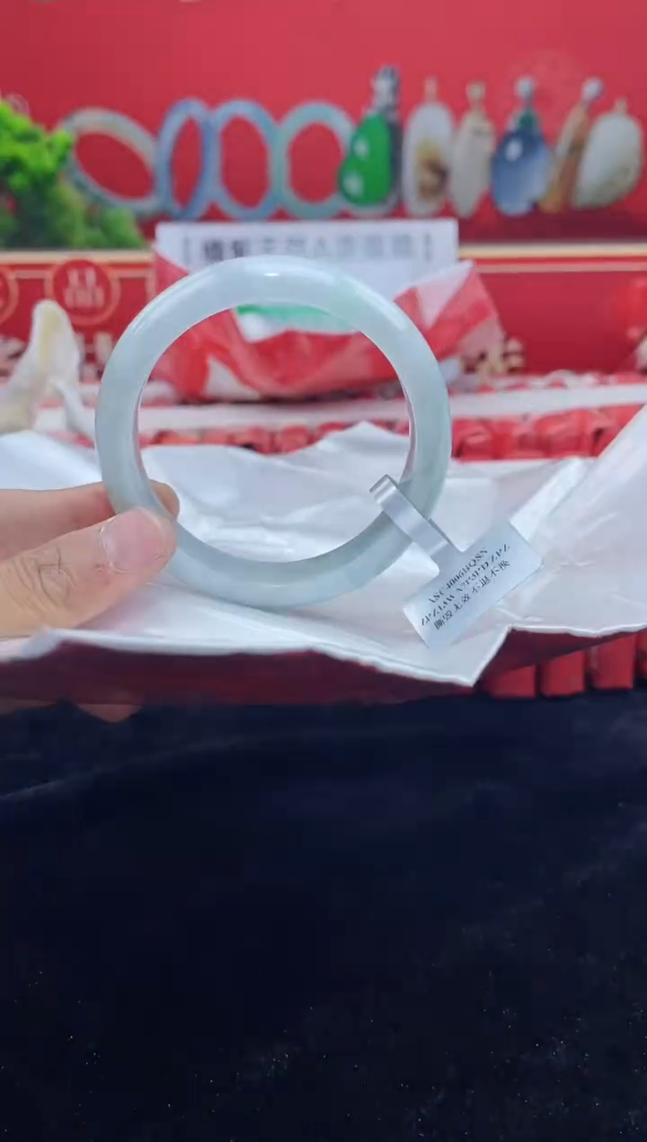 【闪购商品】翡翠手镯未镶嵌手镯13