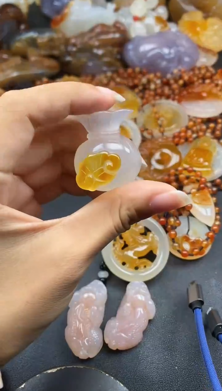 未镶嵌1玛瑙/玉髓英*?ll