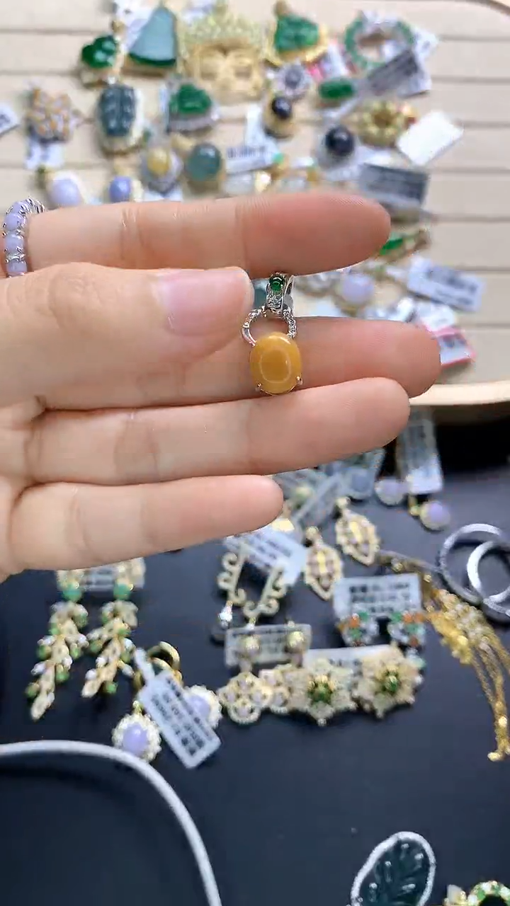 翡翠银S925镶嵌颈饰翡翠 银S925镶嵌 颈饰