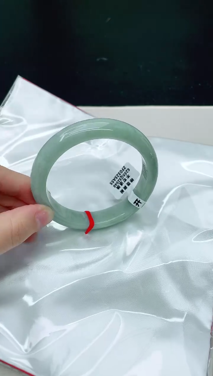 翡翠未镶嵌手镯天然A货翡翠62.6