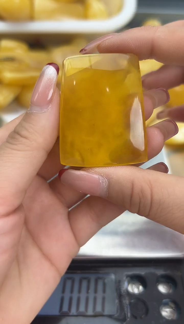 【闪购商品】琥珀裸石未镶嵌蜜蜡吊坠