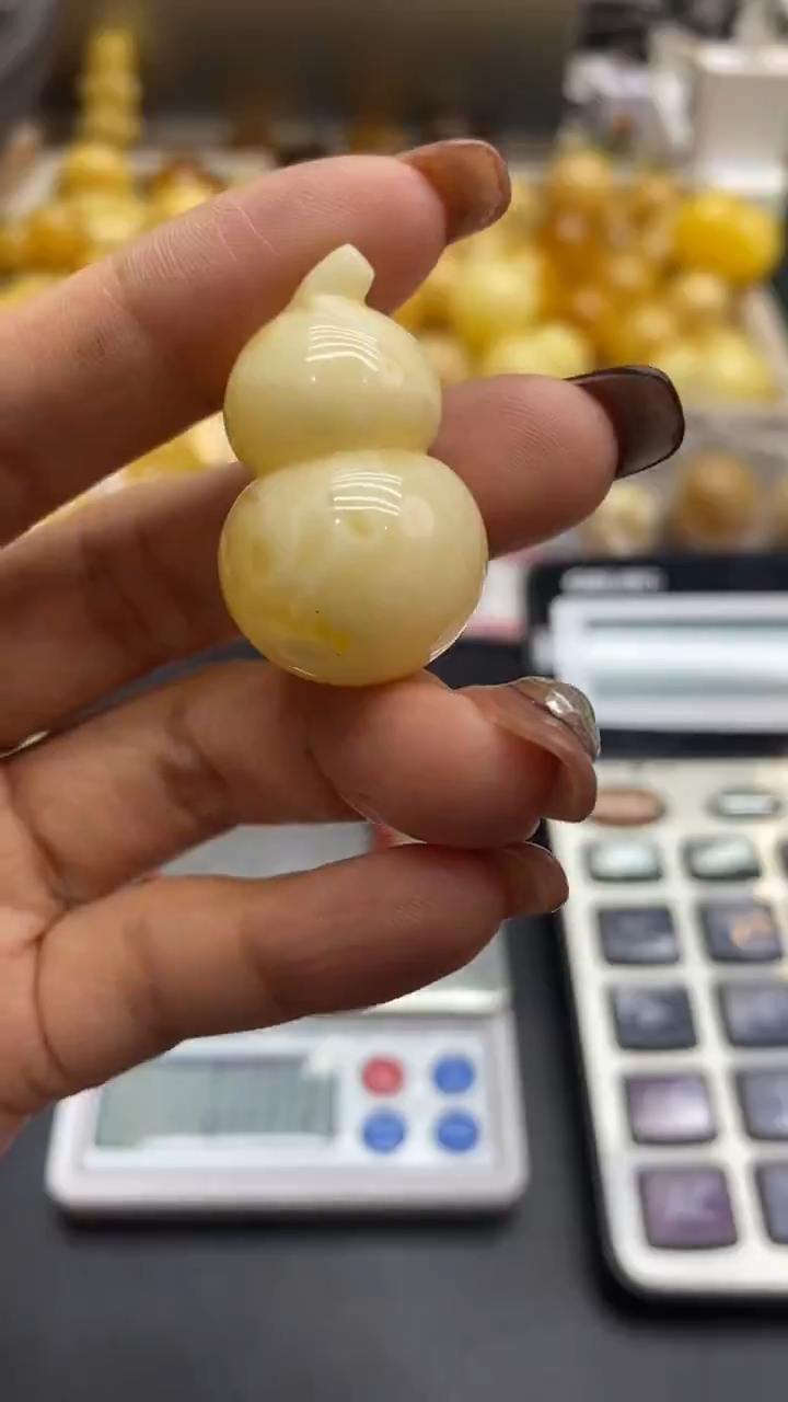 琥珀未镶嵌珠宝奇石1588