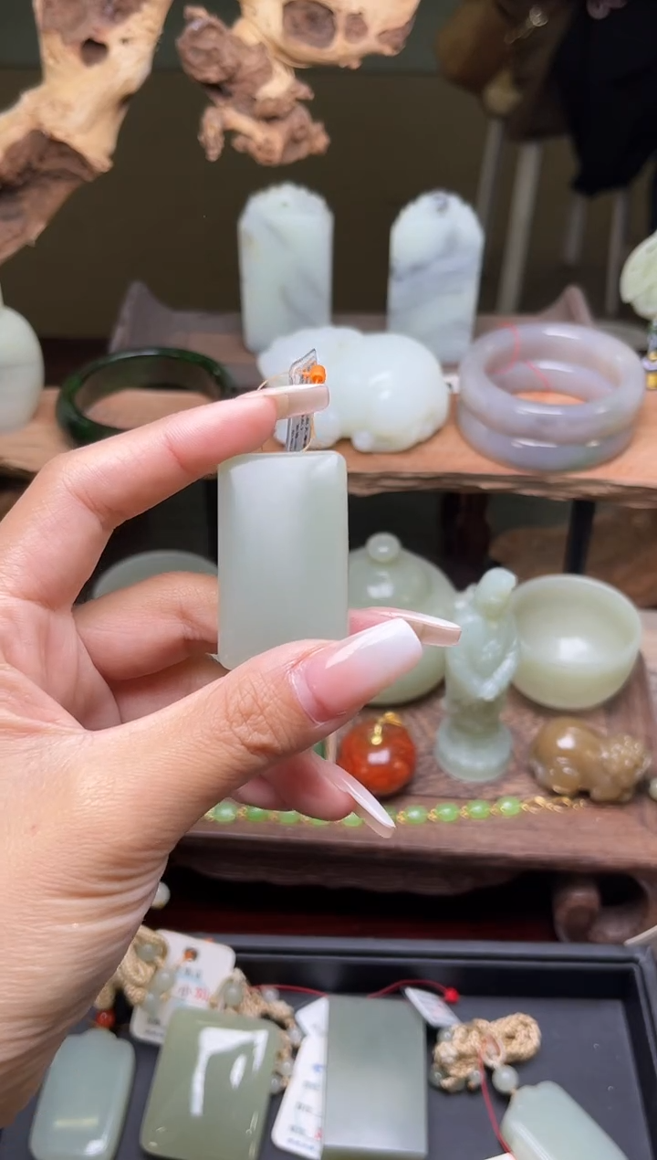 【闪购商品】和田玉吊坠未镶嵌且末迪克兰 无事牌801846