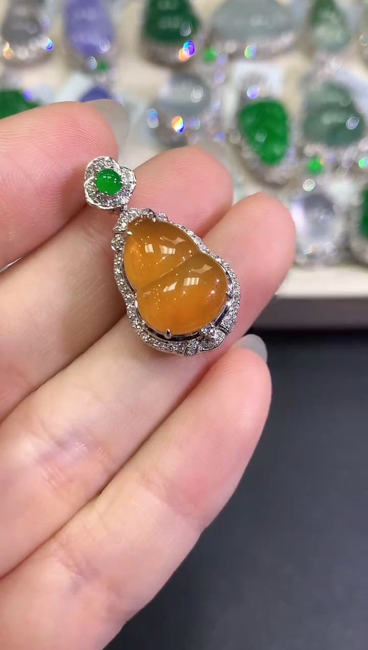 【闪购商品】翡翠颈饰18K金镶嵌D94   