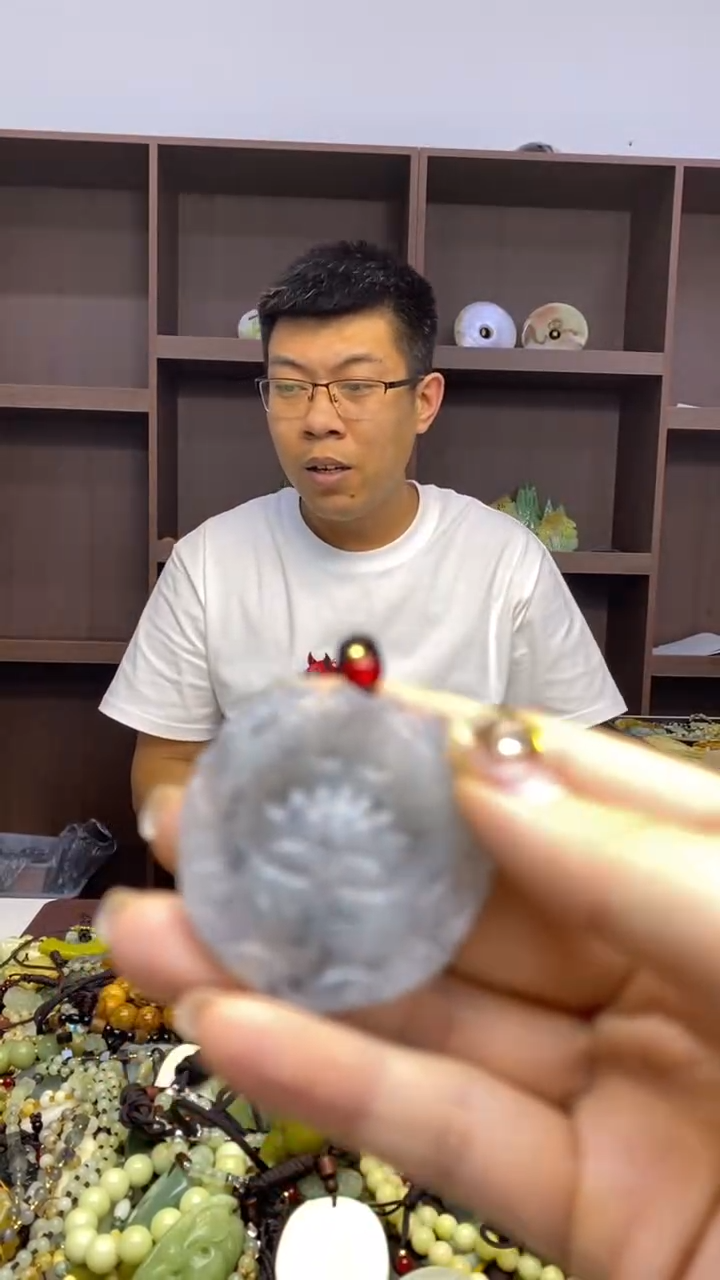 未镶嵌岫玉挂件  