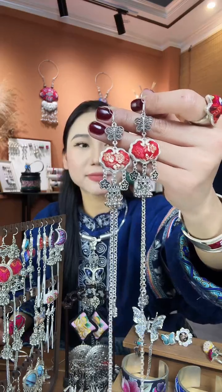 【闪购商品】刺绣纯手工民族风耳环